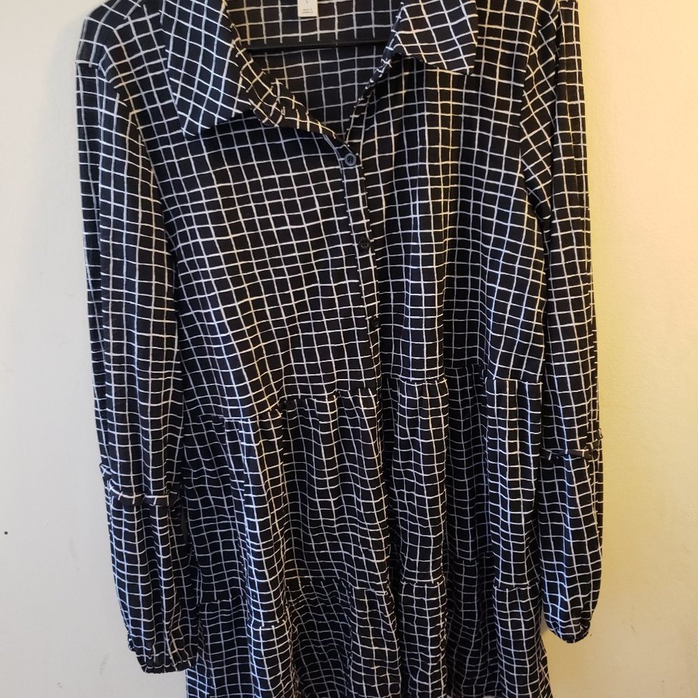 Black and White Outlined Flow Dress